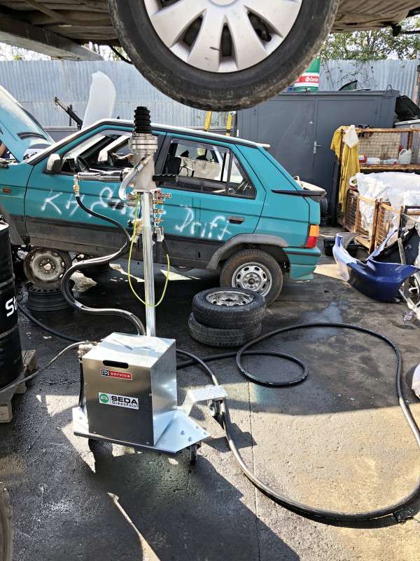 SEDA Odvrtávačka nádrží – Praha 10